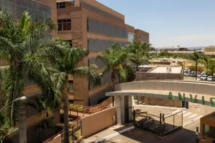 Anvisa suspende suplementos alimentares de duas marcas; confira