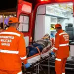 Homem sofre tentativa de homicídio durante festa ao ser esfaqueado no pescoço