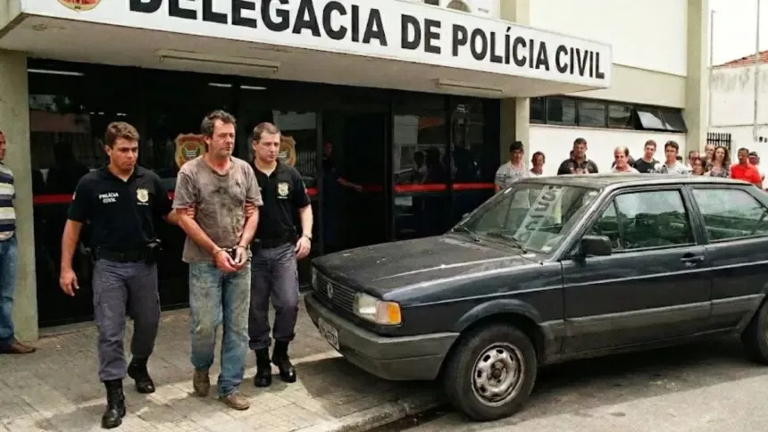 Homem é preso por embriaguez ao volante após estacionar em frente à delegacia