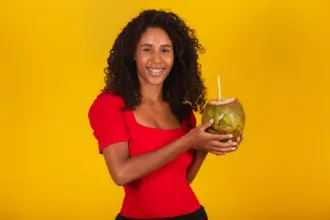 Ressaca: veja alimentos e bebidas para recuperar o bem-estar