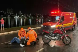 Motociclista fica ferido após queda na Avenida Contorno