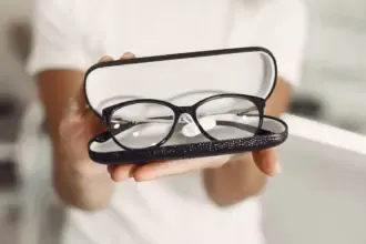 Óculos certos evitam dores de cabeça?