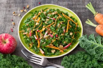 10 saladas detox e refrescantes para iniciar a semana