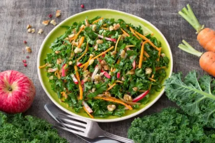 10 saladas detox e refrescantes para iniciar a semana