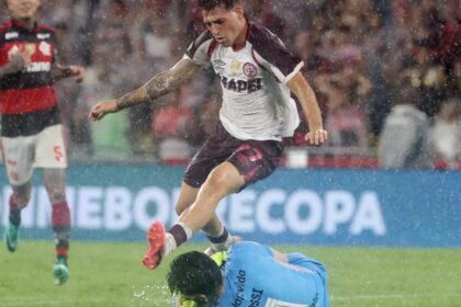 Flamengo luta, mas sucumbe diante do Lanús e perde título da Recopa