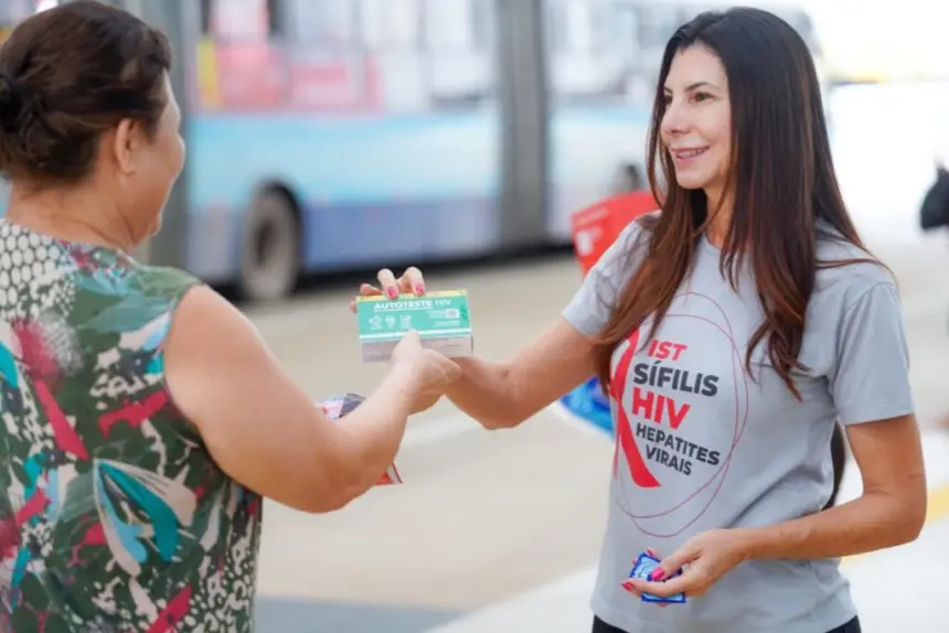 Saúde lança campanha para prevenção às ISTs/aids em terminais e rodovias