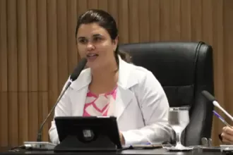Vereadora Stella solicita ampliação de pontos do transporte de pacientes em Goianésia