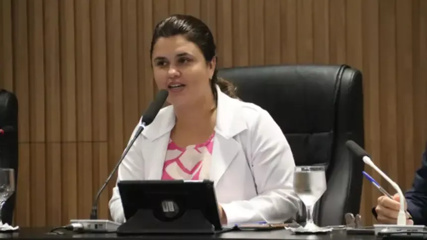 Vereadora Stella solicita ampliação de pontos do transporte de pacientes em Goianésia