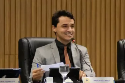 Vereador Hiago propõe melhoria no trânsito em frente à escola SESI/SENAI