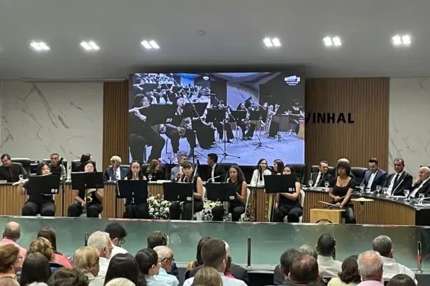 70 Anos de Gratidão: Câmara de Goianésia homenageia quem ajudou a construir sua história