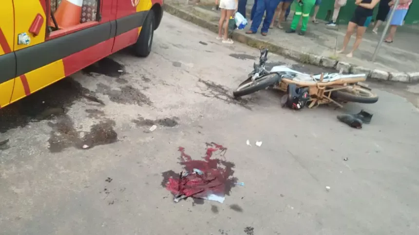 Motociclista sofre fratura exposta durante colisão com camionete no Muniz Falcão