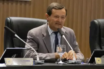 Vereador Gesmar da Silva solicita melhorias estruturais na Farmácia Municipal de Goianésia