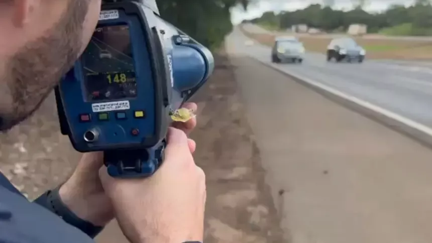 PRF flagra “Festival de Velocidade” no início da Operação Carnaval em Goiás PRF flagra “Festival de Velocidade” no início da Operação Carnaval em Goiás