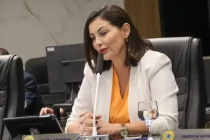 Vereadora Taíza Andrade propõe criação do aplicativo Tapa Buracos em Goianésia