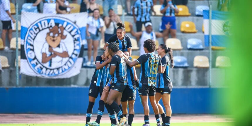 Grêmio supera Internacional por 2 a 1 no Brasileiro Feminino Grêmio supera Internacional por 2 a 1 no Brasileiro Feminino