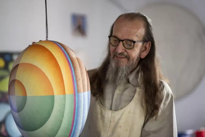 Dacruz celebra 50 anos de carreira com exposição inédita em Goiânia