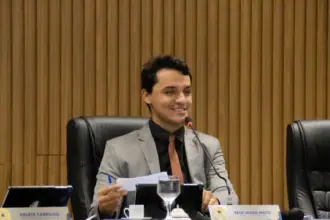 Vereador Hiago Matos propõe desconto em transporte para universitários que estudam em Jaraguá