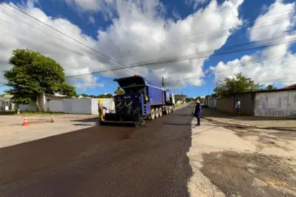 Goiás em Movimento leva asfalto novo às ruas de Posse
