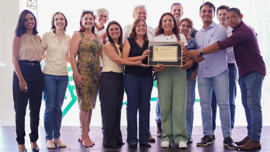 Câmara participa de inauguração de Agrocolégio e entrega homenagem à primeira-dama do Estado Câmara participa de inauguração de Agrocolégio e entrega homenagem à primeira-dama do Estado