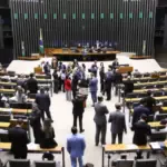 Câmara aprova projeto que libera spray de pimenta para autodefesa de mulheres