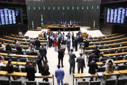 Câmara aprova projeto que libera spray de pimenta para autodefesa de mulheres