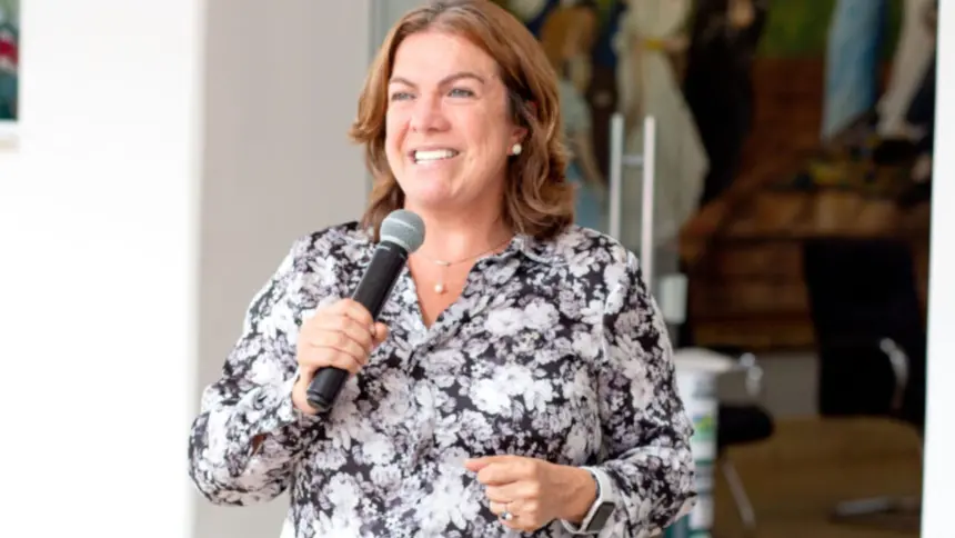 Dia de festa na Educação: Fátima Gavioli entrega ampliação e autoriza construção de novo colégio em Goianésia