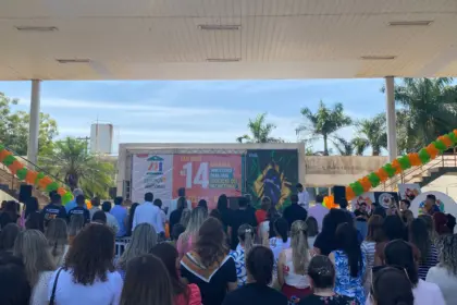 Prefeitura de Goianésia realiza entrega de benefícios do programa Educação que Faz História