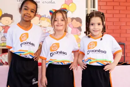 Mais de 24 mil uniformes começam a ser entregues aos alunos da rede municipal de Goianésia