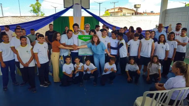 Colégio Estadual de Mairipotaba ganha quadra poliesportiva Colégio Estadual de Mairipotaba ganha quadra poliesportiva