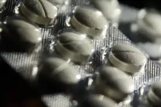 Câmara aprova regras para comercialização de remédios em supermercados