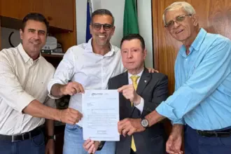 Renato de Castro vai à Brasília e consegue R$ 5 milhões com o deputado José Nelto para reforçar recapeamento em Goianésia