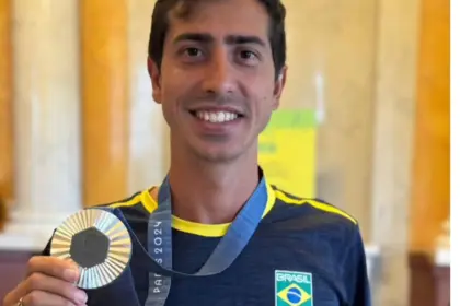 Caio Bonfim ganha prata em etapa mundial da marcha atlética na China