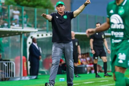 Chapecoense anuncia demissão do técnico Gilmar Dal Pozzo