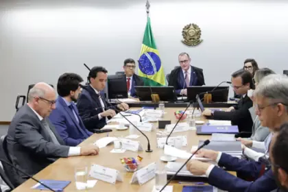 Goiás e Tocantins concordam em suspender processo sobre divisa para realização de estudo técnico