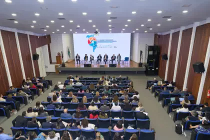 Lacen-GO participa da 1ª Conferência Internacional sobre Resistência aos Antimicrobianos