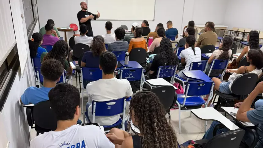 Aulão de redação em Goianésia reúne estudantes e reforça preparação para vestibulares