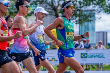 Caio Bonfim e equipe feminina conquistam bronze no Mundial de Marcha