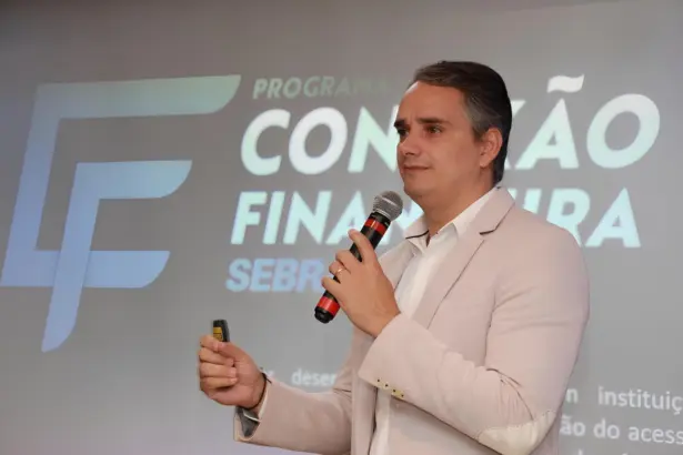 Endividamento das famílias brasileiras pressiona pequenos negócios