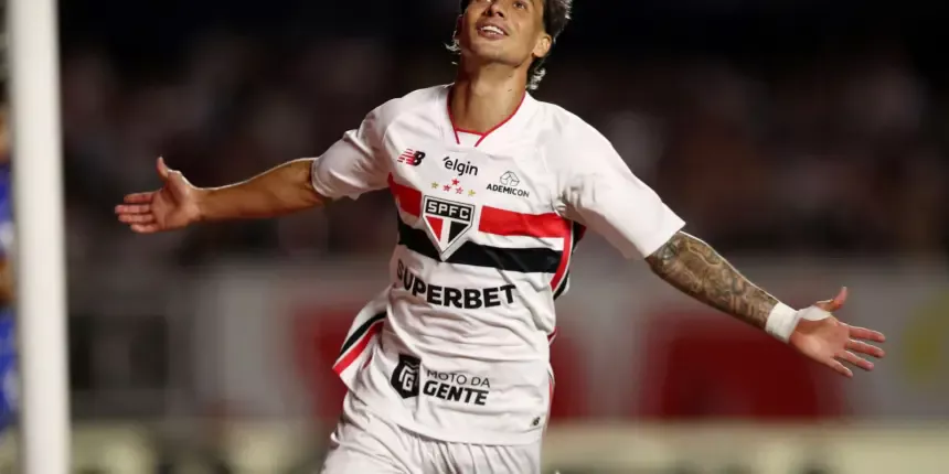 Brasileirão: Ferreira brilha e São Paulo aplica 4 a 1 no Cruzeiro Brasileirão: Ferreira brilha e São Paulo aplica 4 a 1 no Cruzeiro