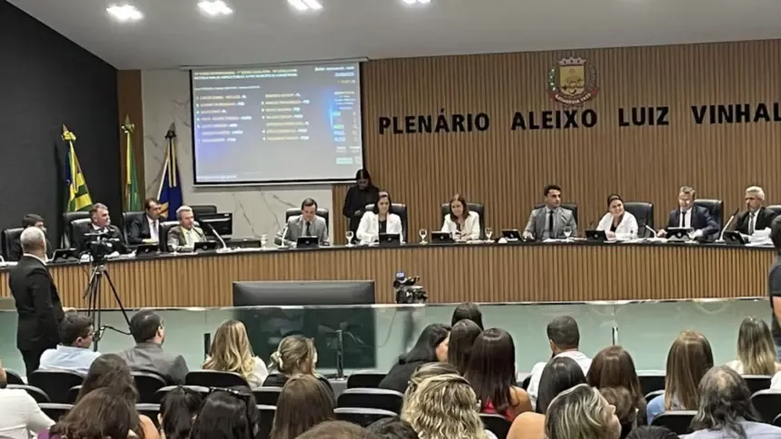 Câmara aprova melhorias na iluminação da Avenida Contorno, nas proximidades do Feirão