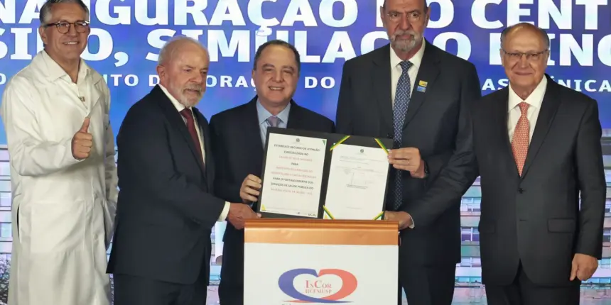 Lula sanciona lei do marco regulatório da vacina contra o câncer