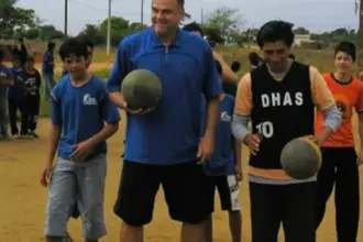 Projeto que Oscar Schmidt viabilizou vence torneio escolar nacional
