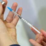 Vacina da gripe não aumenta risco da doença, alerta ministério