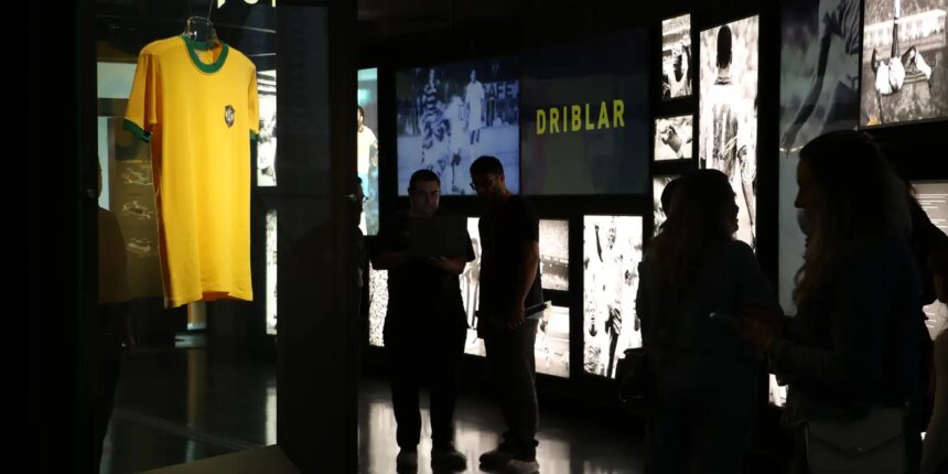Museu do Futebol lança exposição sobre camisas da seleção brasileira Museu do Futebol lança exposição sobre camisas da seleção brasileira