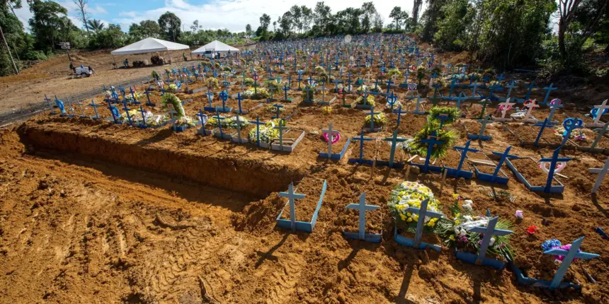 Negacionismo fez brasileiros “perderem” 3,4 anos de vida na pandemia