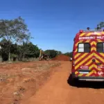 Agora: Barranco cede durante obra e mobiliza resgate de dois trabalhadores no oeste de Goianésia