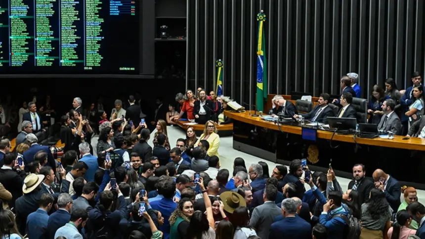Congresso promulga Lei da Dosimetria e Bolsonaro pode reduzir pena e deixar regime fechado antes do previsto