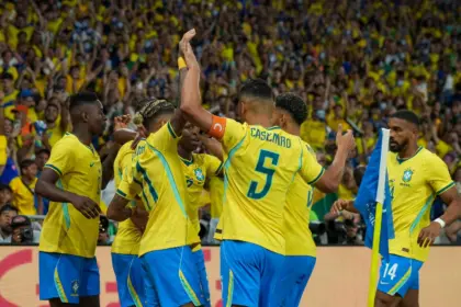 Brasil goleia Panamá por 6 a 2 diante de 72 mil torcedores e embarca embalado para a Copa do Mundo