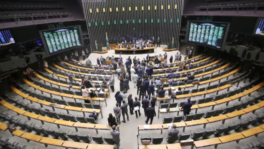 Câmara dos Deputados aprova projeto que torna crimes sexuais hediondos e proíbe fiança