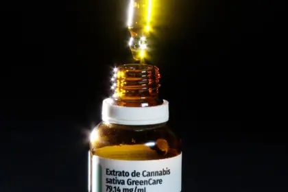 Mulheres de 45 a 64 anos lideram mercado de cannabis medicinal no país